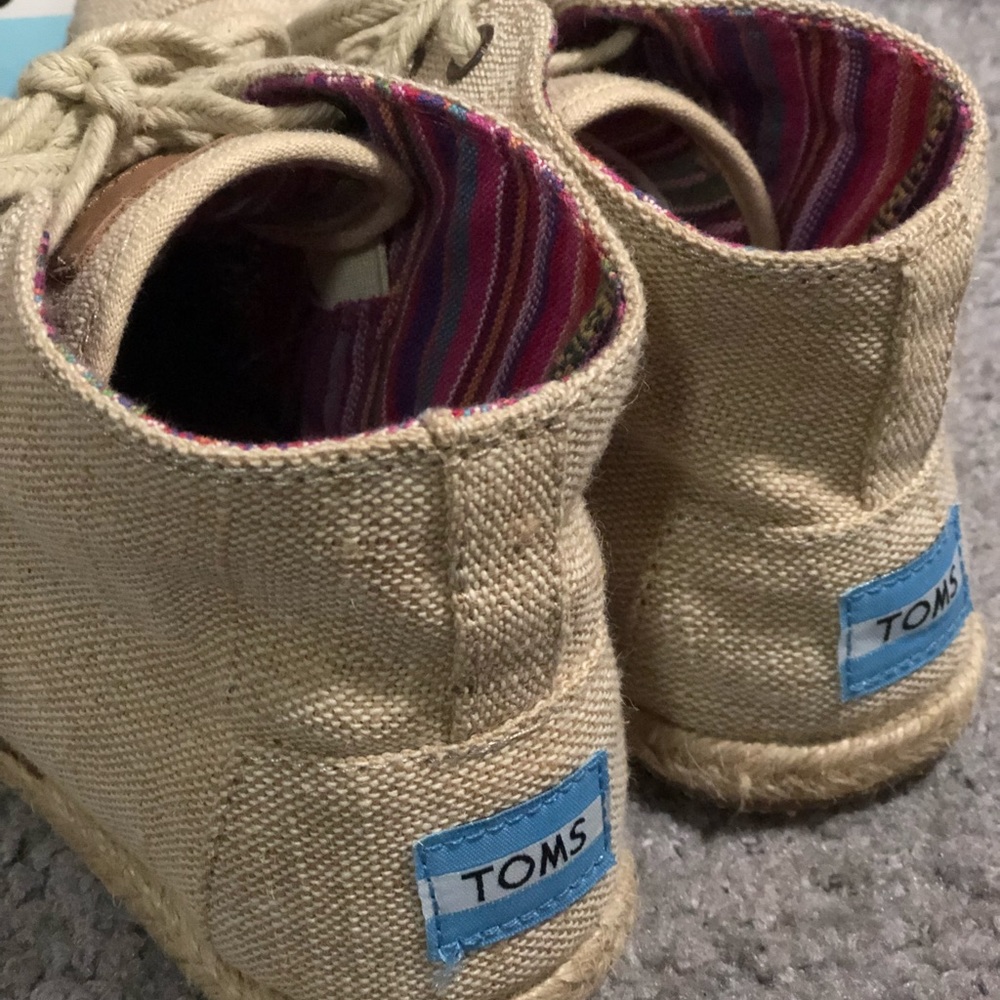 TOMS - Picture 4 of 5